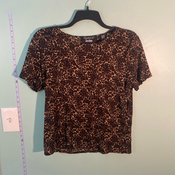 🍂Neiman Marcus Women’s Leopard Print Top🍂 - Picture 5 of 10